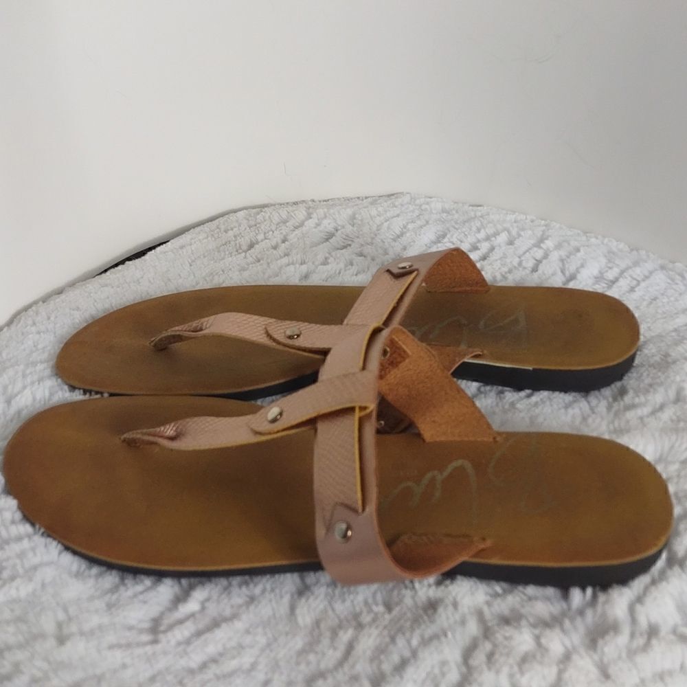 Blue Suede Shoes Rose Gold Thong Sandals - Picture 6 of 7